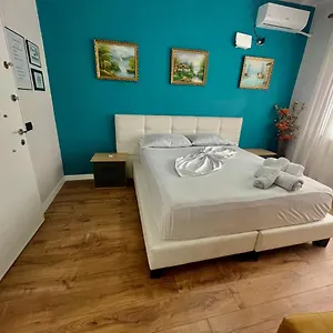 Private Entry And Bathroom , Tirana Albania